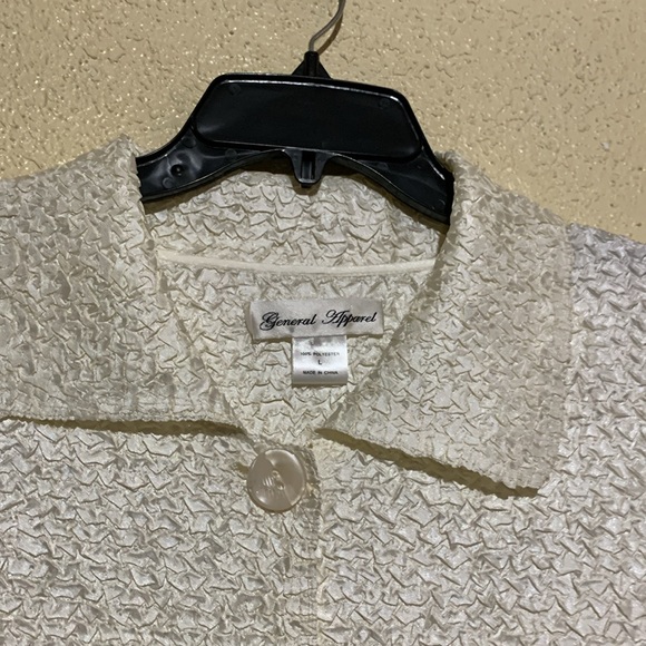 General Apparel Top Light Jacket L Ivory cream Crinckle Front Buttons Polyester - Picture 5 of 16